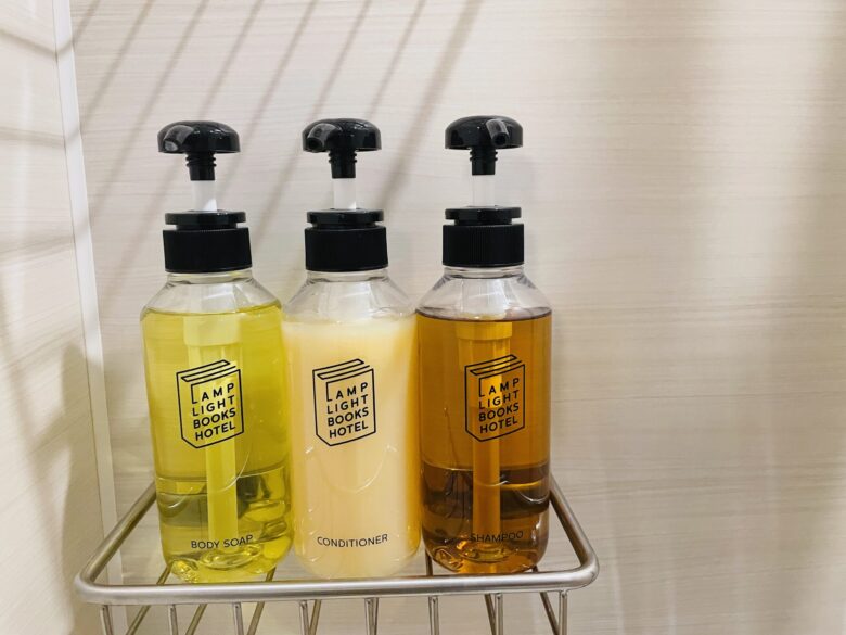 LAMPLIGHTBOOKSHOTEL_SHAMPOO