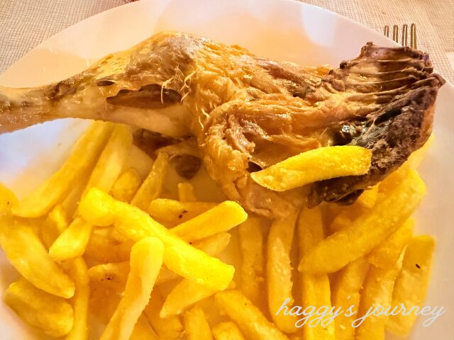 ロンセスバージェス、アルベルゲ、ディナー