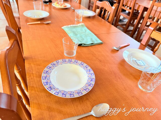 サント・ドミンゴ・デ・ラ・カルサダ、アルベルゲ、食器