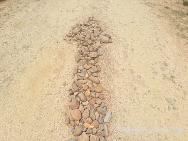 スペイン巡礼、石の道しるべ