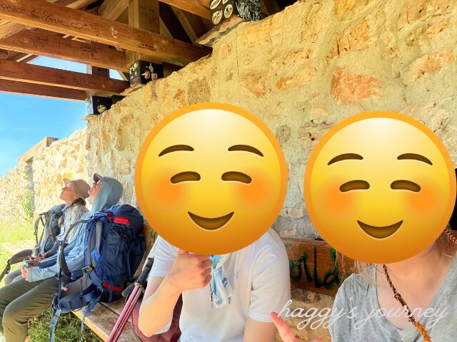 カストロへリス、坂、休憩所