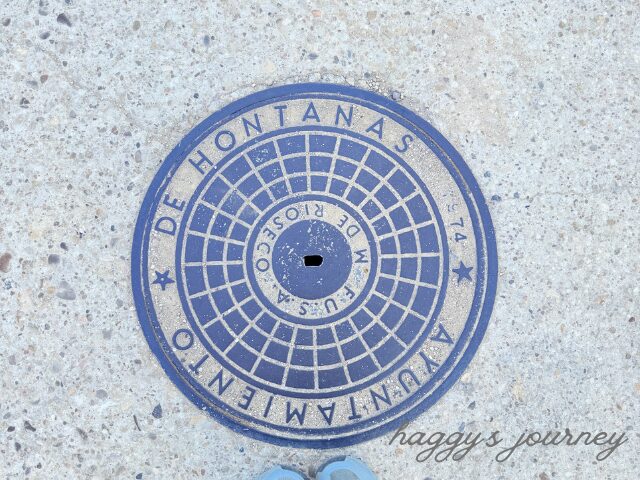 スペイン巡礼、マンホール