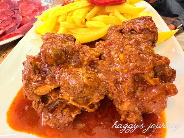 スペイン巡礼仲間とレオンでディナー、肉料理