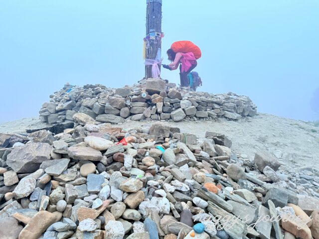 スペイン巡礼、鉄の十字架