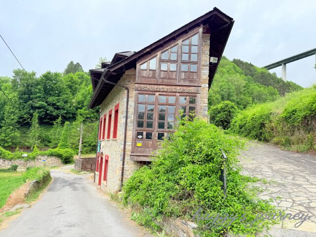 変わった形の家